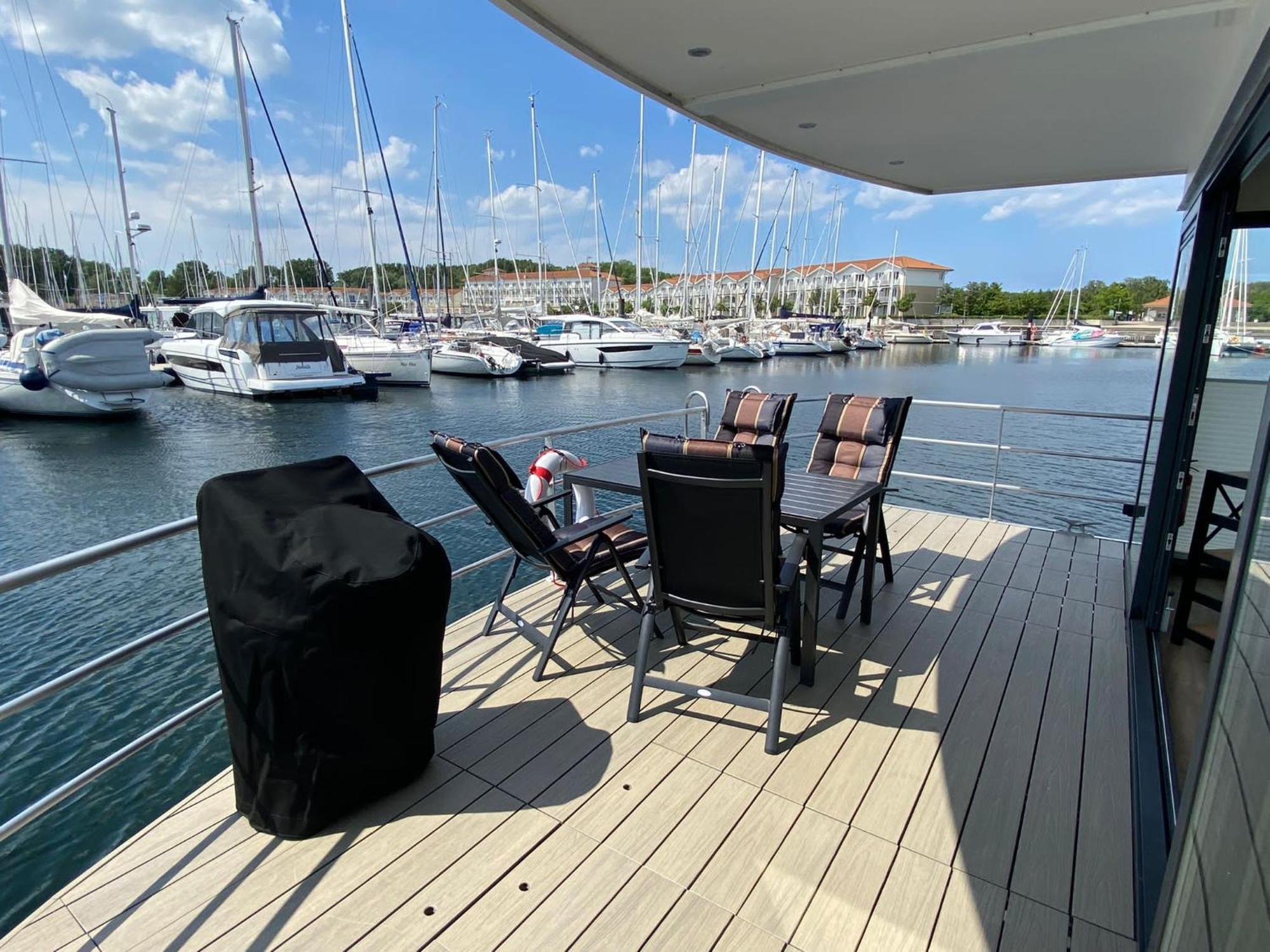Urlaub Auf Dem Wasser Mit Einmaligen Ausblick - Well Hausboote Boltenhagen 10 Kültér fotó