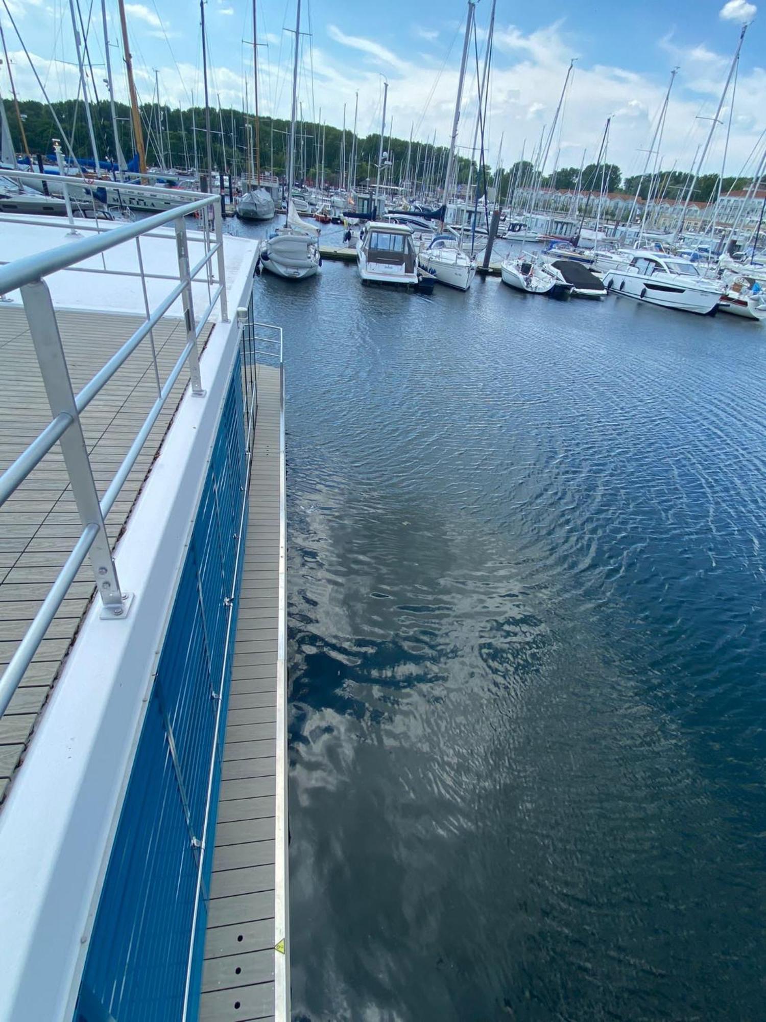 Urlaub Auf Dem Wasser Mit Einmaligen Ausblick - Well Hausboote Boltenhagen 10 Kültér fotó